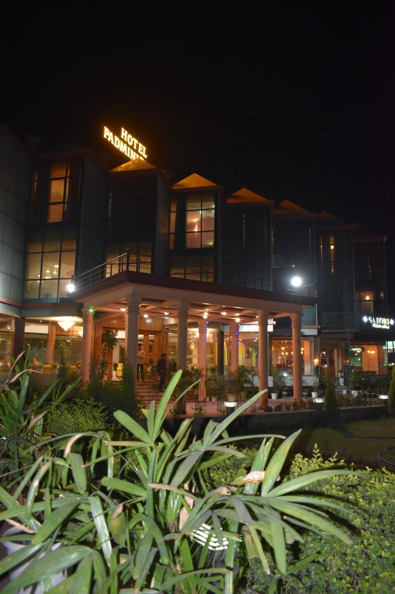 Hotel Padmini Palace Rāni Pokhri Екстериор снимка